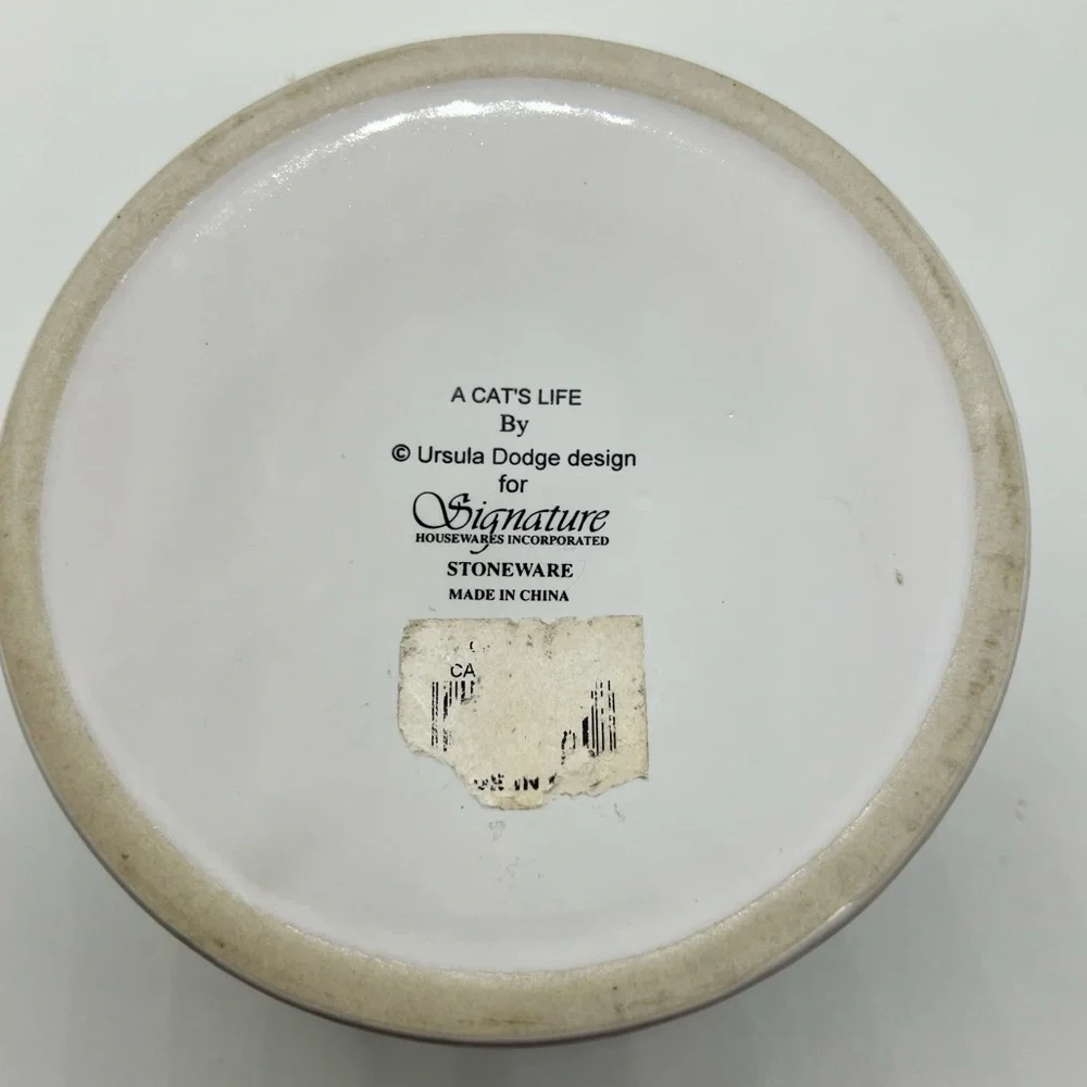 Ursula Dodge large stoneware cat dish